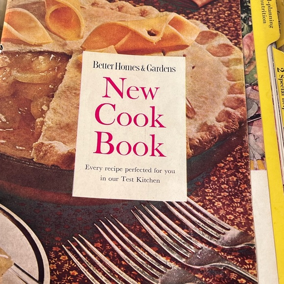 Better Homes and Gardens vintage cookbook - Picture 8 of 15